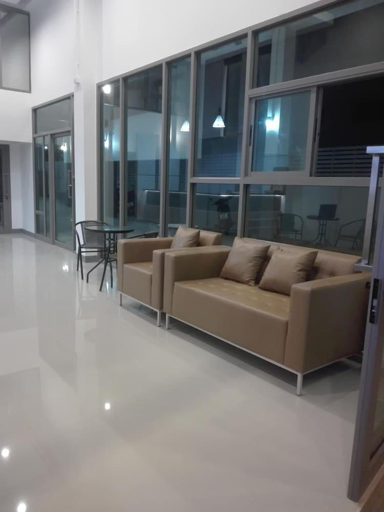 Ud House Aparthotel Udon Thani Ngoại thất bức ảnh