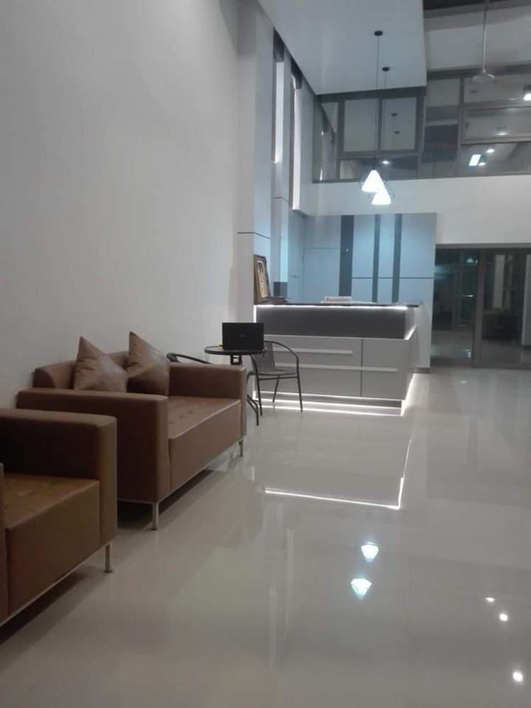 Ud House Aparthotel Udon Thani Ngoại thất bức ảnh